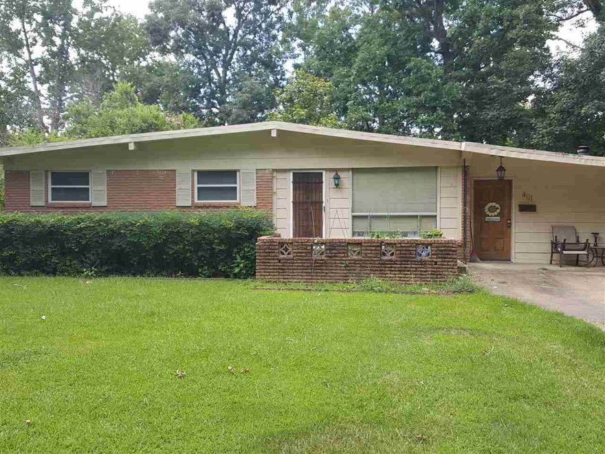 Cute large home fenced backyard  close to interstate