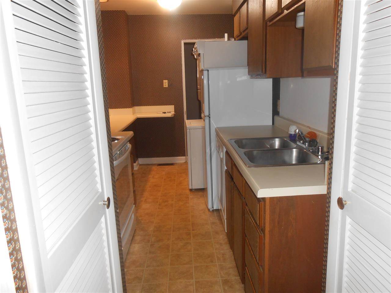 KAVANAUGH PLACE COND - Residential