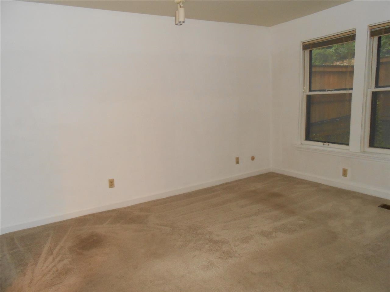 KAVANAUGH PLACE COND - Residential