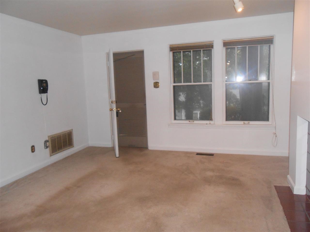 KAVANAUGH PLACE COND - Residential