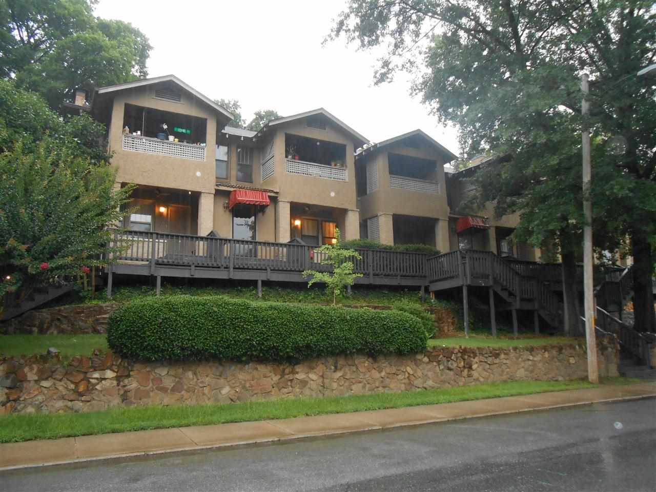 KAVANAUGH PLACE COND - Residential