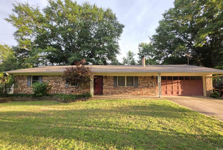 Don't miss this one. NEW ROOF APRIL 2026. This home was also recently updated... Kitchen/Baths, Brand new Quartz countertops in Kitchen, Painted Cabinets, and fresh paint throughout most of the home. Nice Family floor plan with all bedrooms on one end of the home, they are great size and the Master has a Bonus Room off it for an office, TV Sitting room or great Nursery. Master bath has been update to include large Soaker Tub and corner shower.  Other updates include HVAC 2018, Windows new in 2018. Fence was redone in 2023, Large completely fenced back yard with great Patio areas for entertainment, Electric and Water Spigot ran for a above ground pool and a shop that needs a little work but could be a great storage space. All this on 1 Acre, great neighborhood, country feel but close to everything in town.  Call today to see this one.