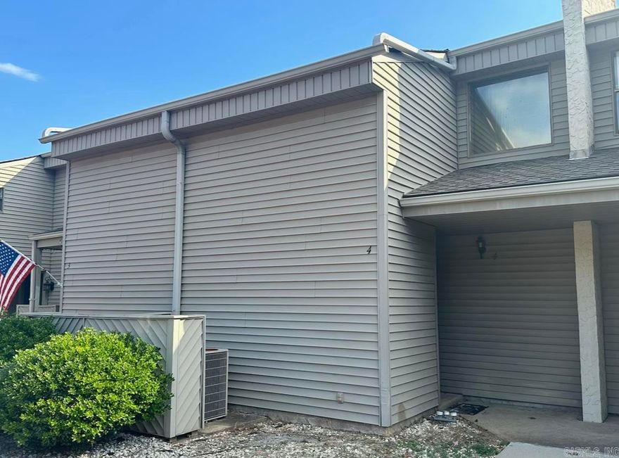 This on-site Auction w/ minimum bid $20,000  of  a 2 BR 1 & 1/2 Baths Condo located in middle of Fairfield Bay Resort / Retirement City with amenities walking distance to Pharmacy , Library , Senior Citizen building , the Heart Center w/  indoor pool and gym , Health Clinic , Mexican Restaurant, Doc of the Bay sports Bar and Grille , Bowling Alley Bar and Grille , Eagle Bank and strip mall stores in a city by Greers ferry Lake. There's also a private outdoor pool just for Lakewood Hills Condos . Bidders must pre register to bid by accepting terms and conditions at website www.robersonrealestateandauctioneers.com. The Absolute Real Estate Auction is Thursday December 5th at High Noon on-site and maybe park at Doc of the Bay grille because they don't open until 4pm . Inside pictures coming by Nov 12th  .