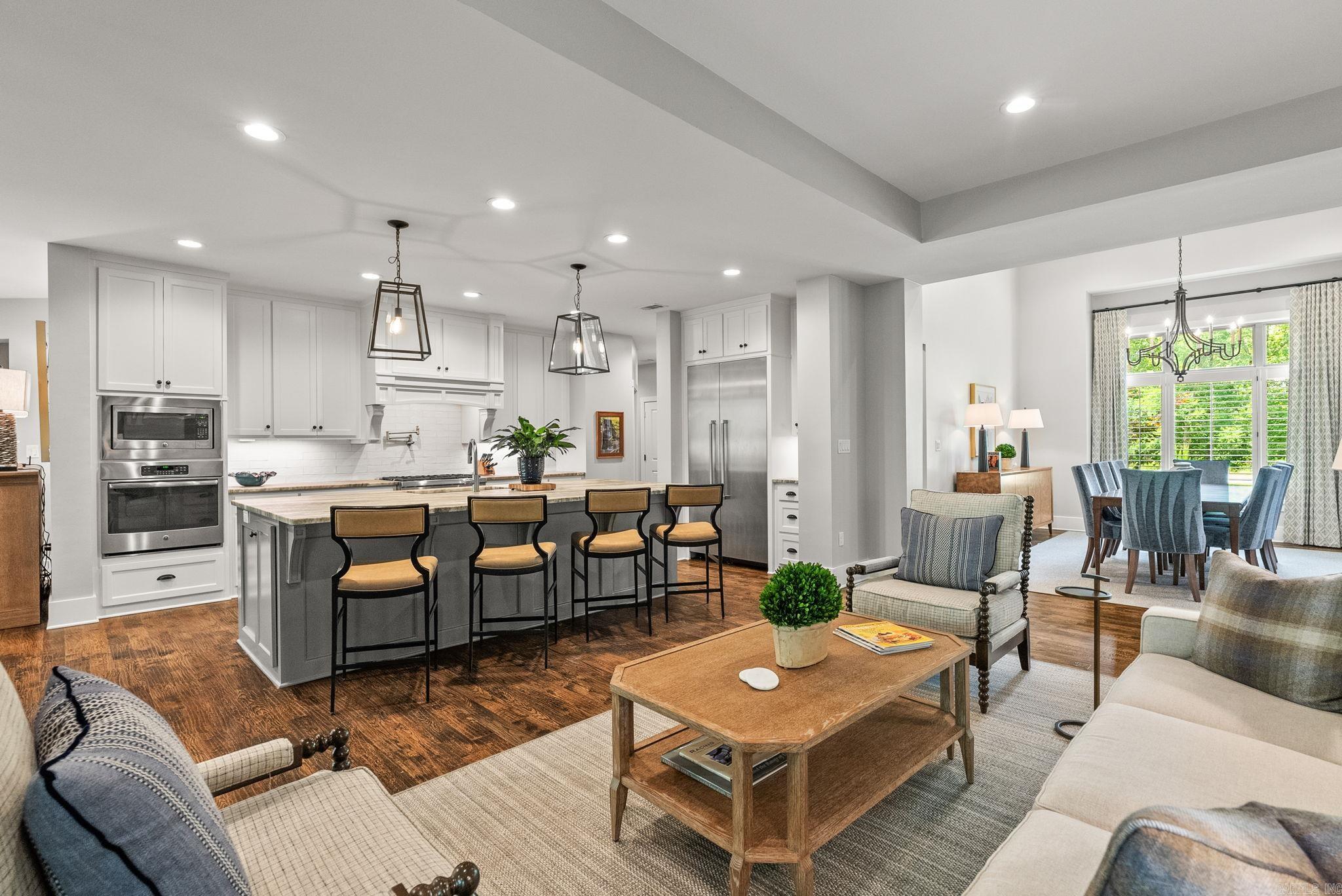 WOODLANDS EDGE - Residential