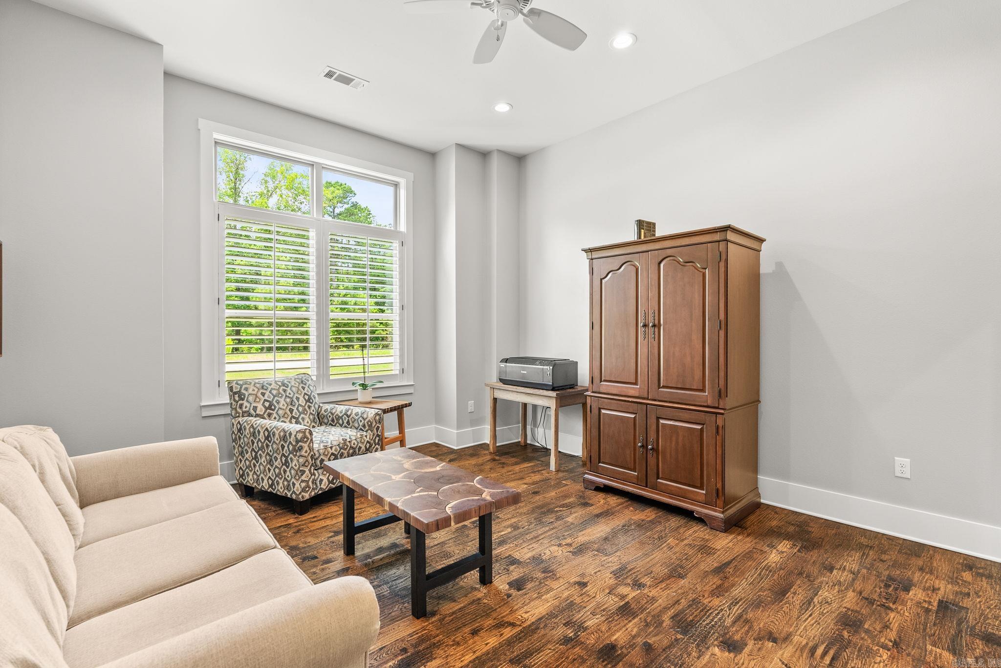 WOODLANDS EDGE - Residential