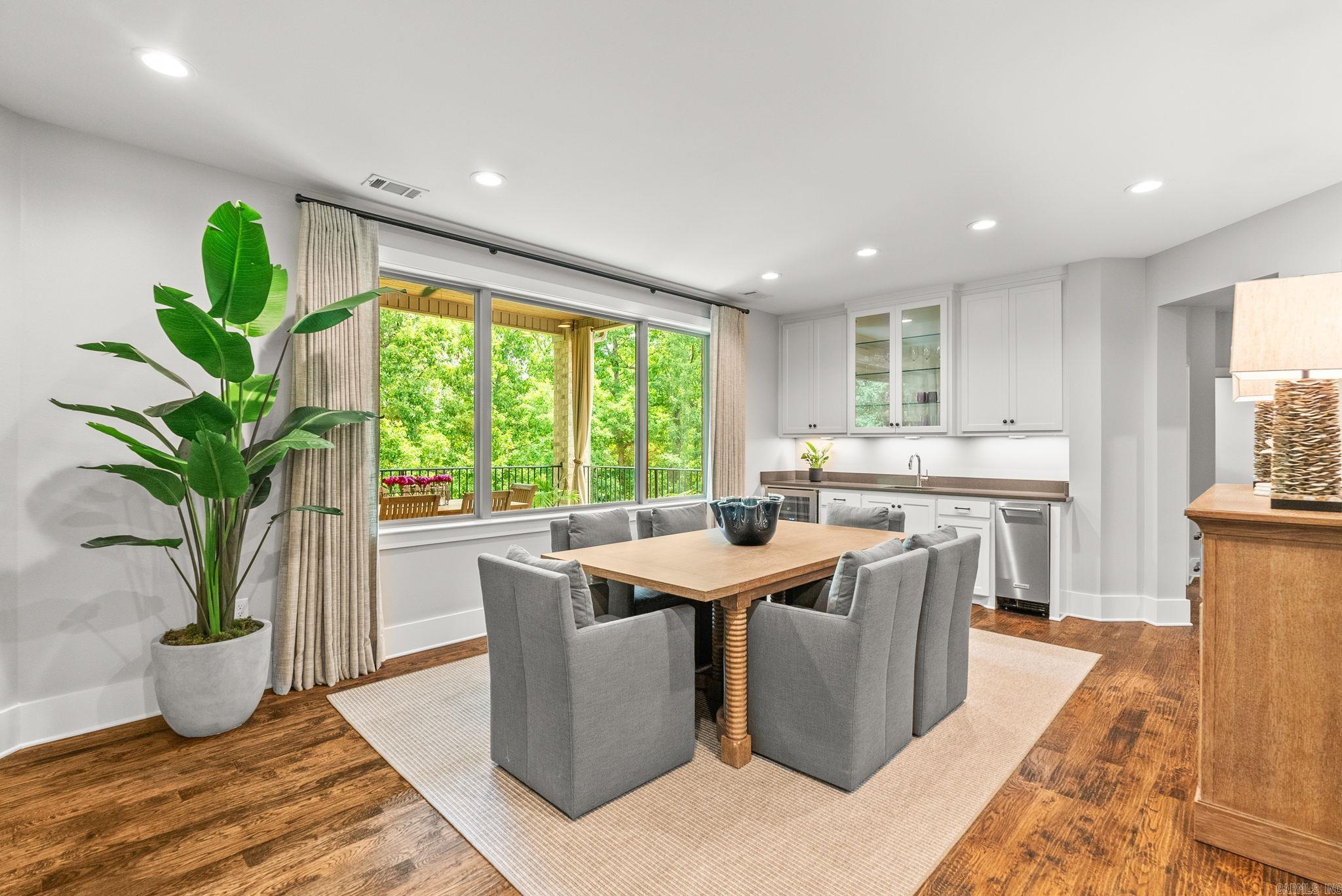 WOODLANDS EDGE - Residential