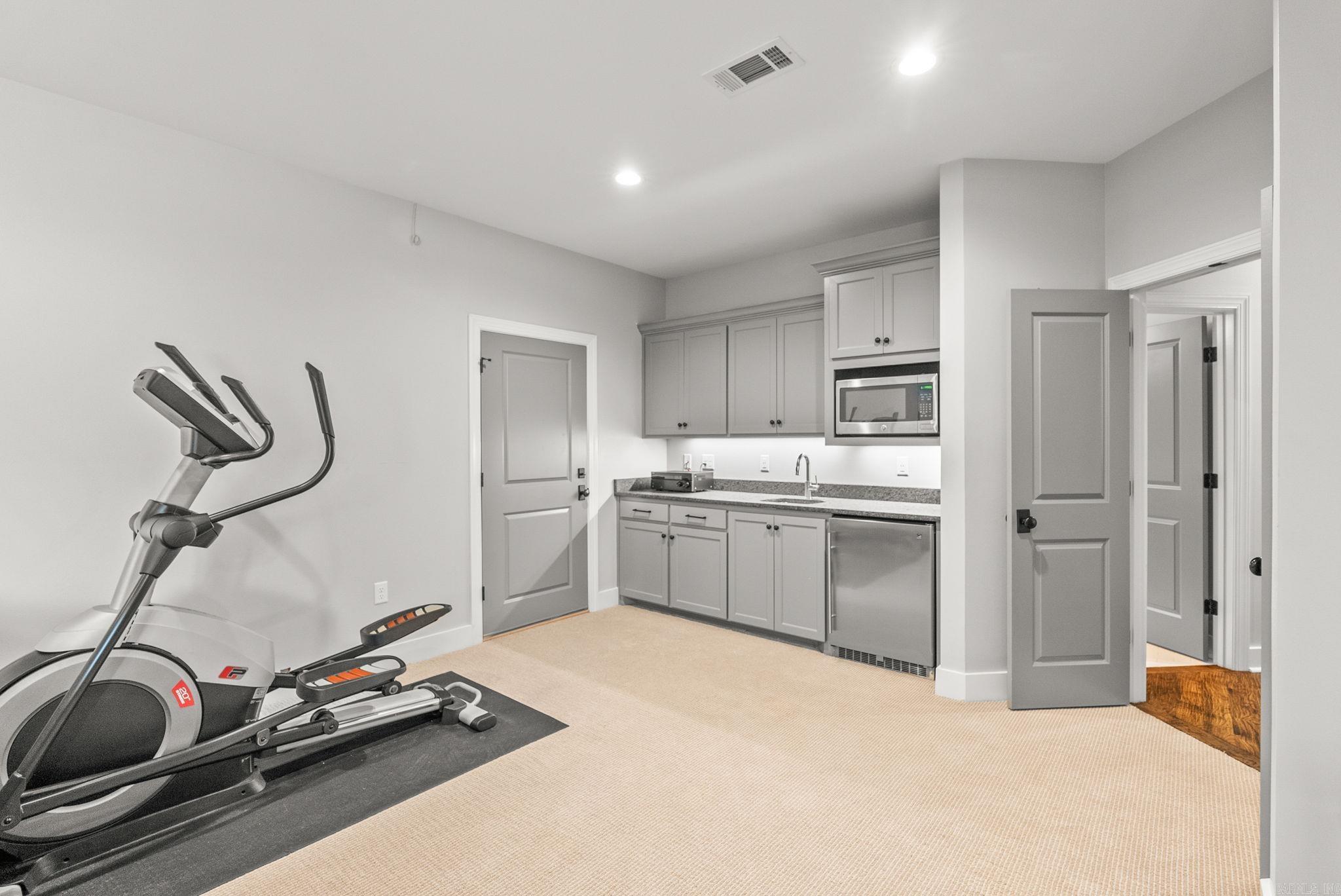 WOODLANDS EDGE - Residential