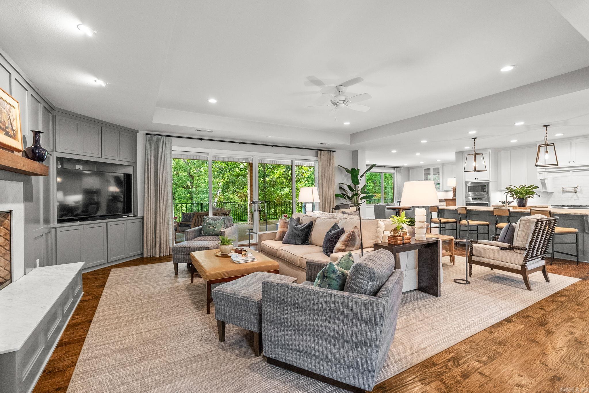 WOODLANDS EDGE - Residential