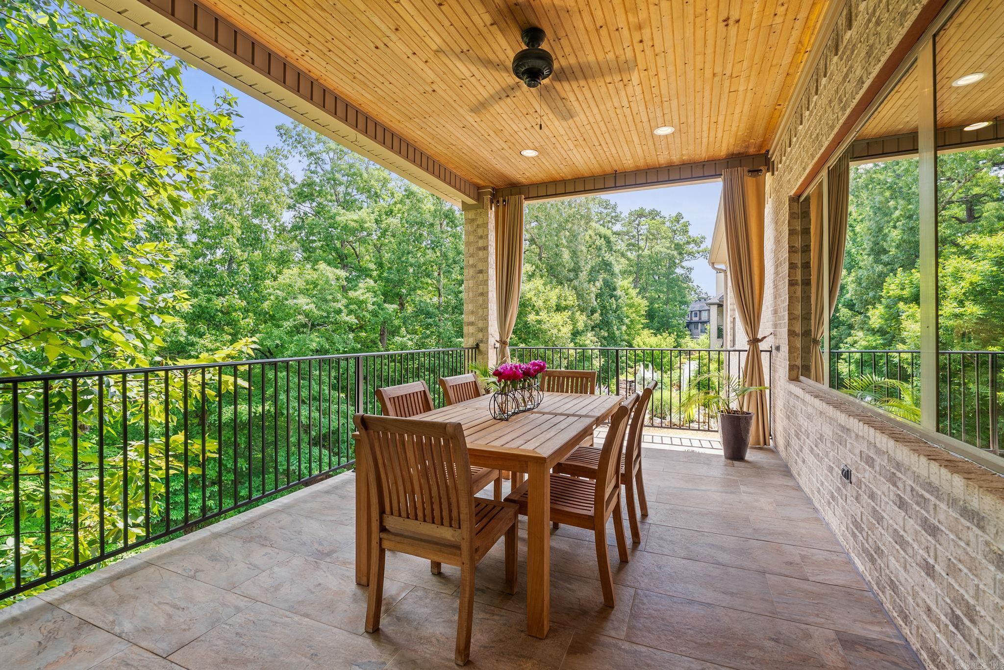 WOODLANDS EDGE - Residential