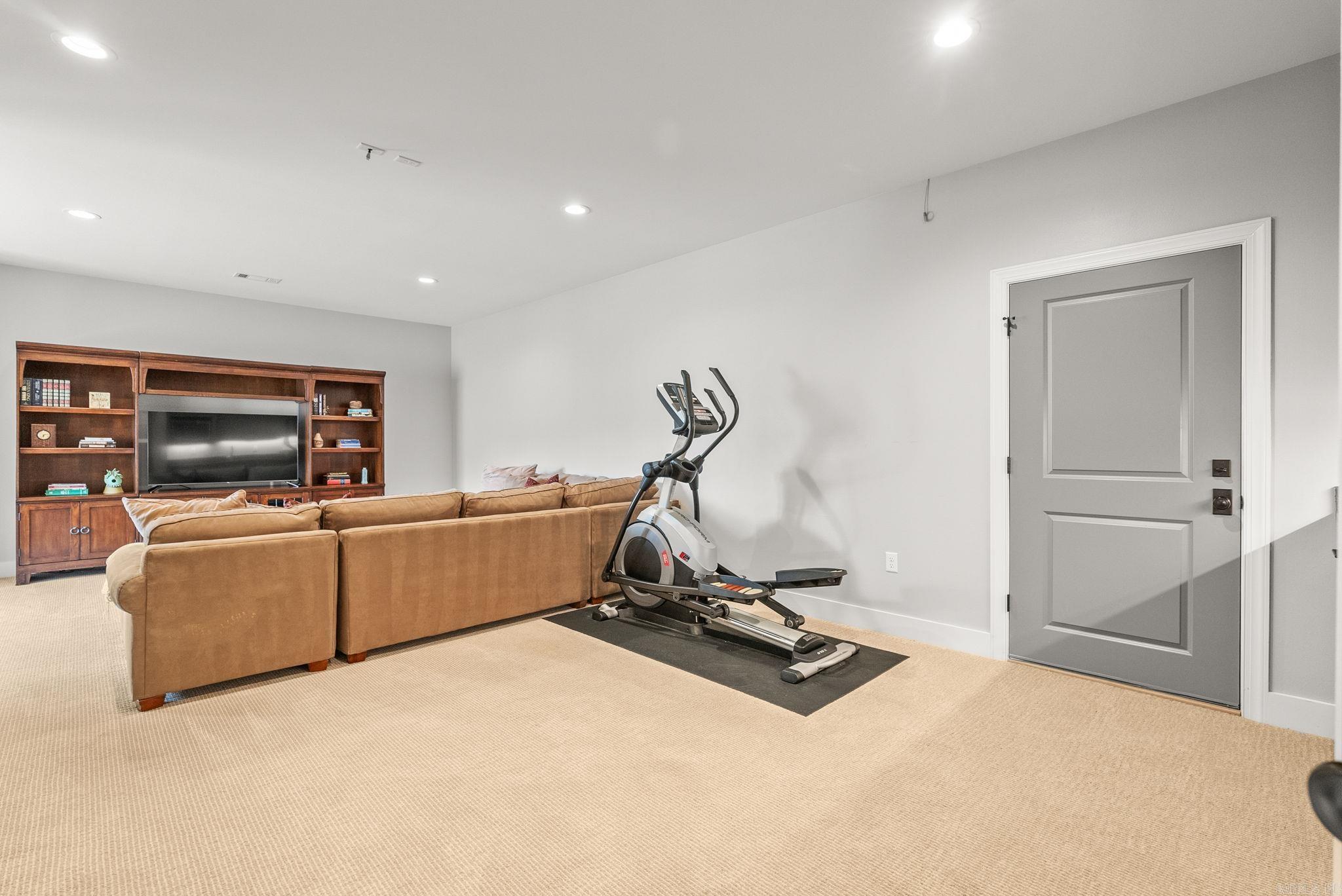 WOODLANDS EDGE - Residential