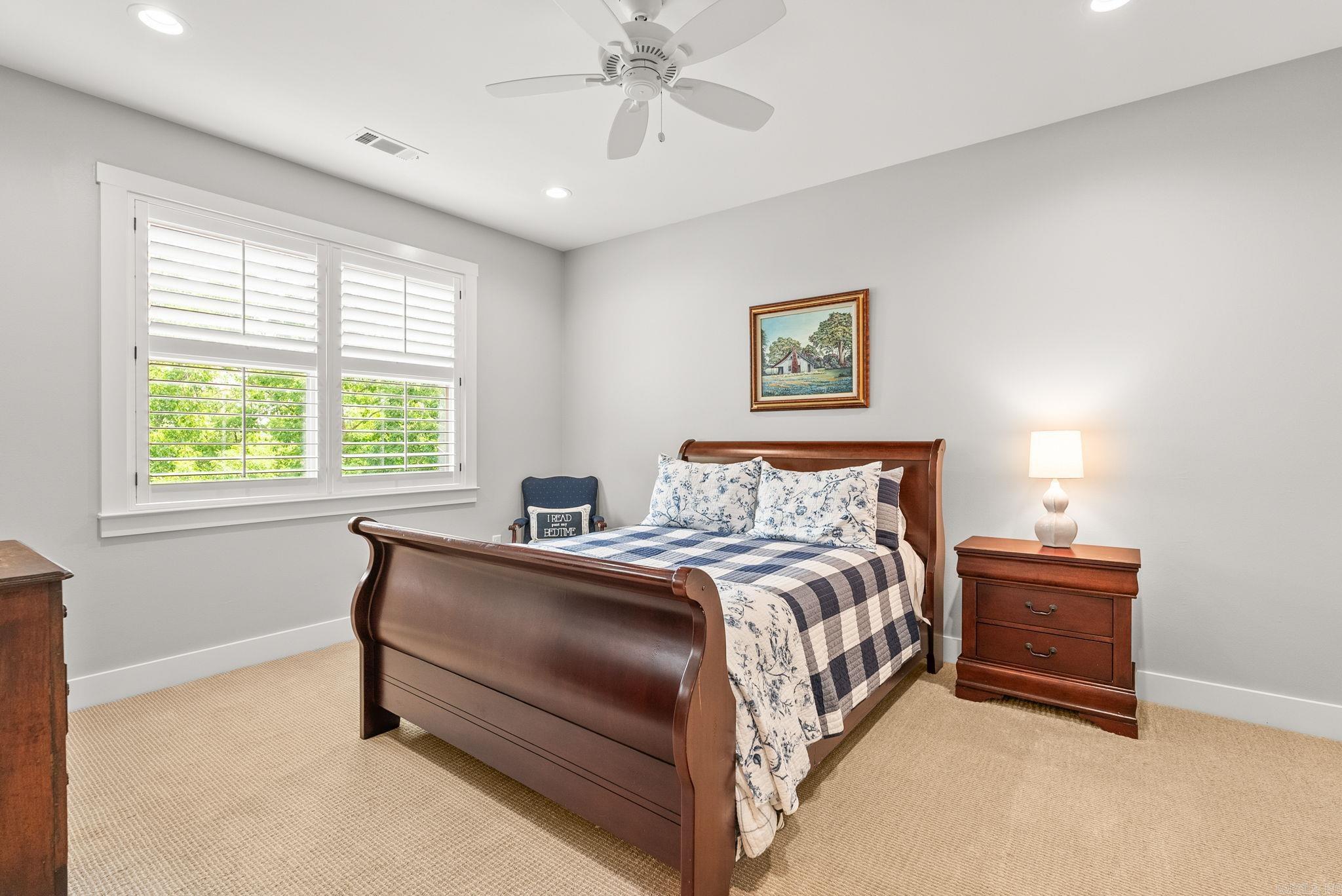 WOODLANDS EDGE - Residential