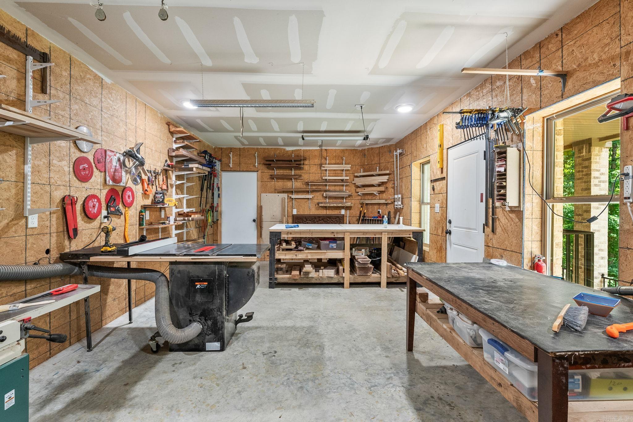 WOODLANDS EDGE - Residential