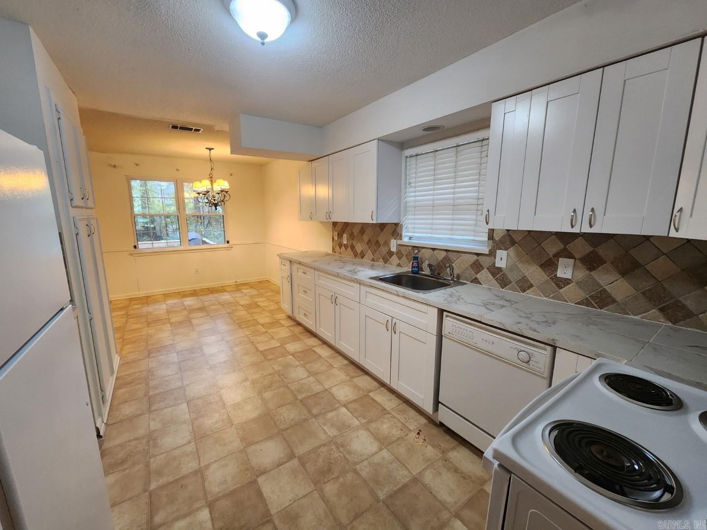 OTTER CREEK COMMUNITY - Residential