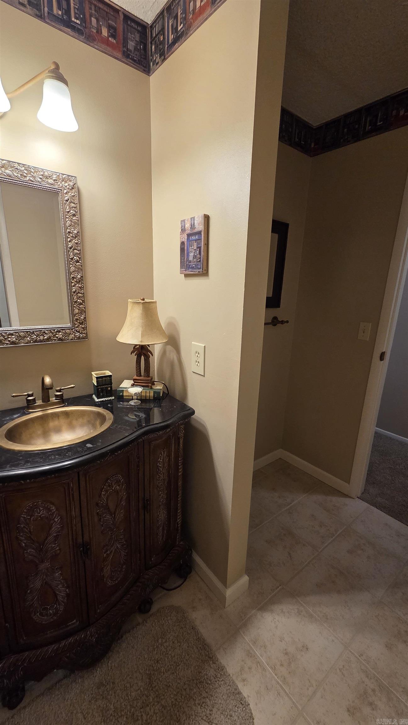 LAKEWOOD HILLS CONDO - Residential