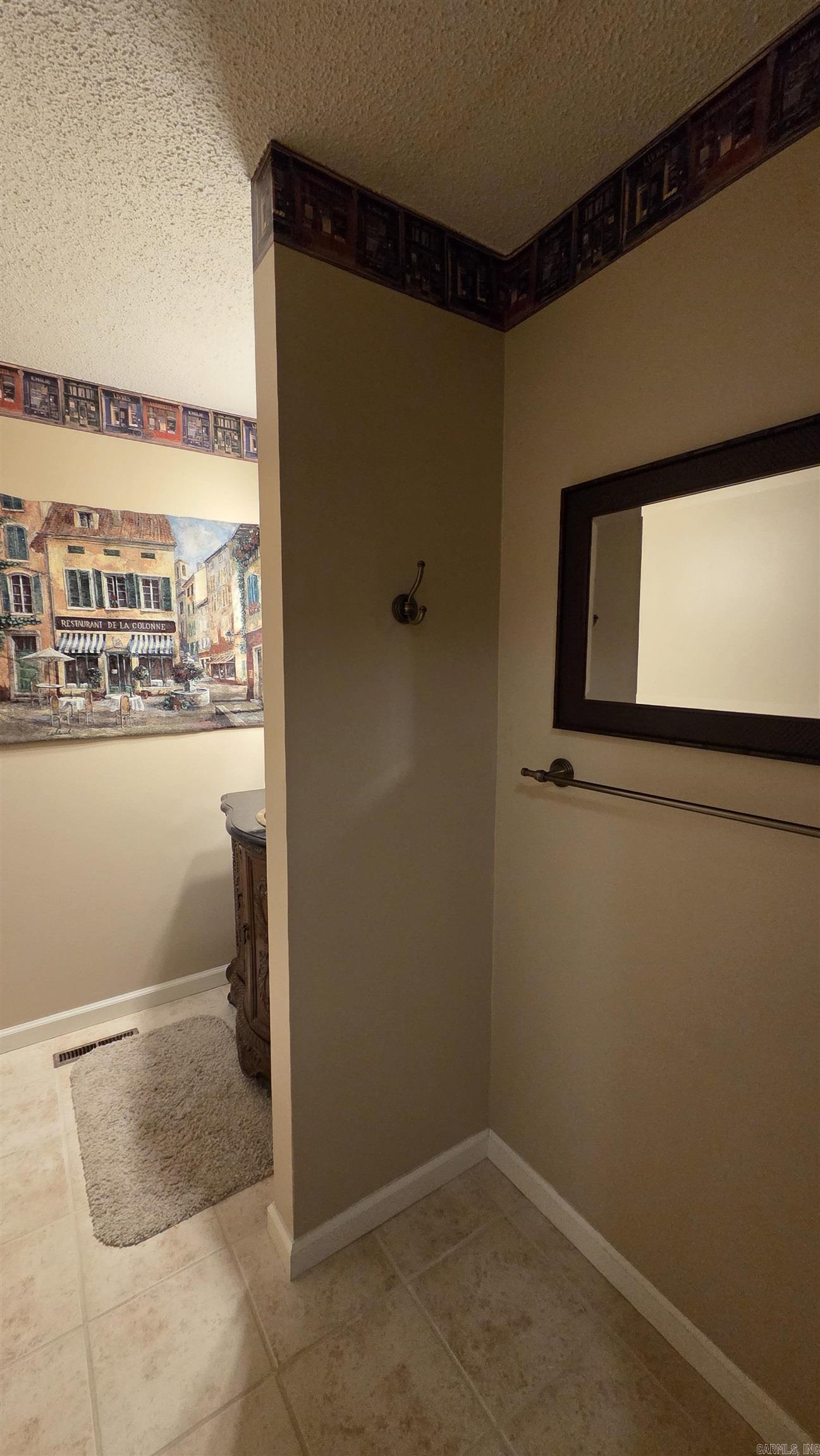 LAKEWOOD HILLS CONDO - Residential