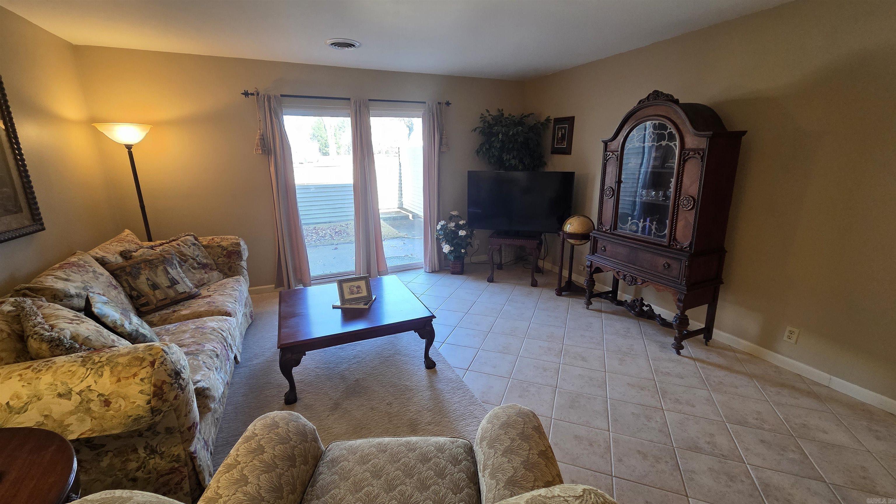 LAKEWOOD HILLS CONDO - Residential