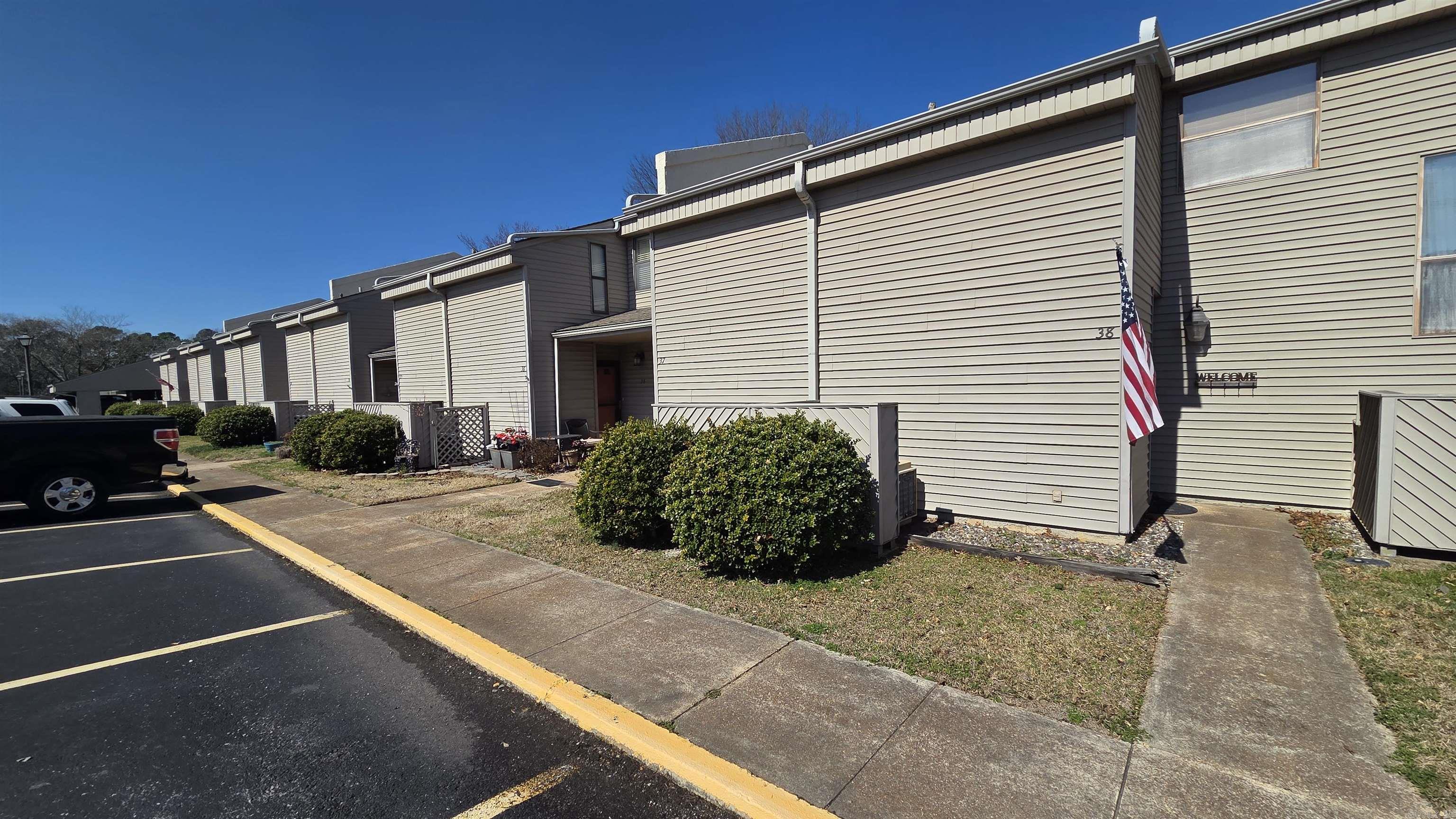 LAKEWOOD HILLS CONDO - Residential