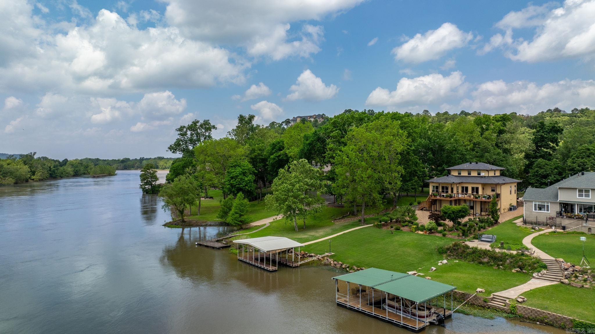 PALISADES HEIGHTS - Residential