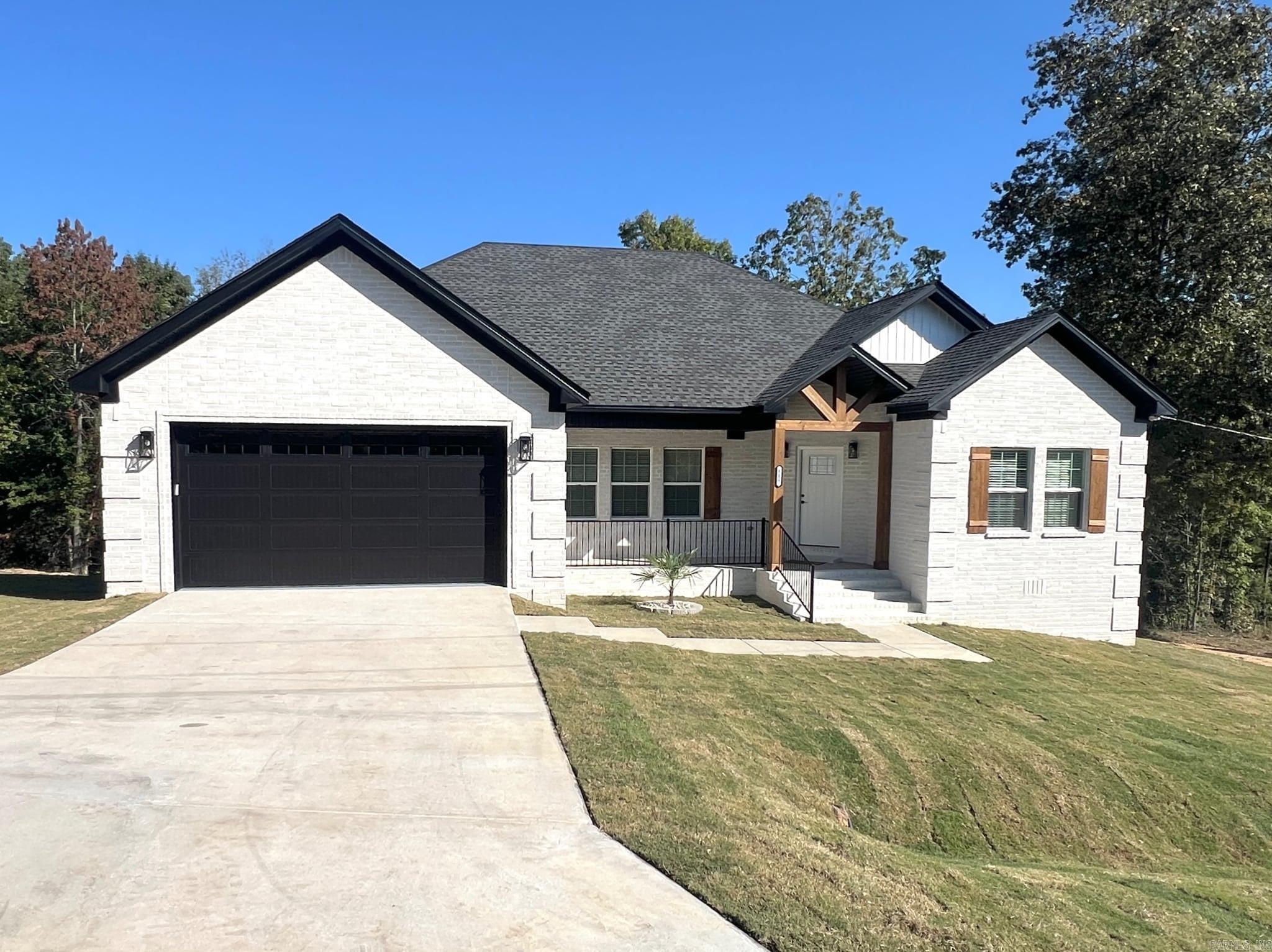 WHITE OAK POND - Residential