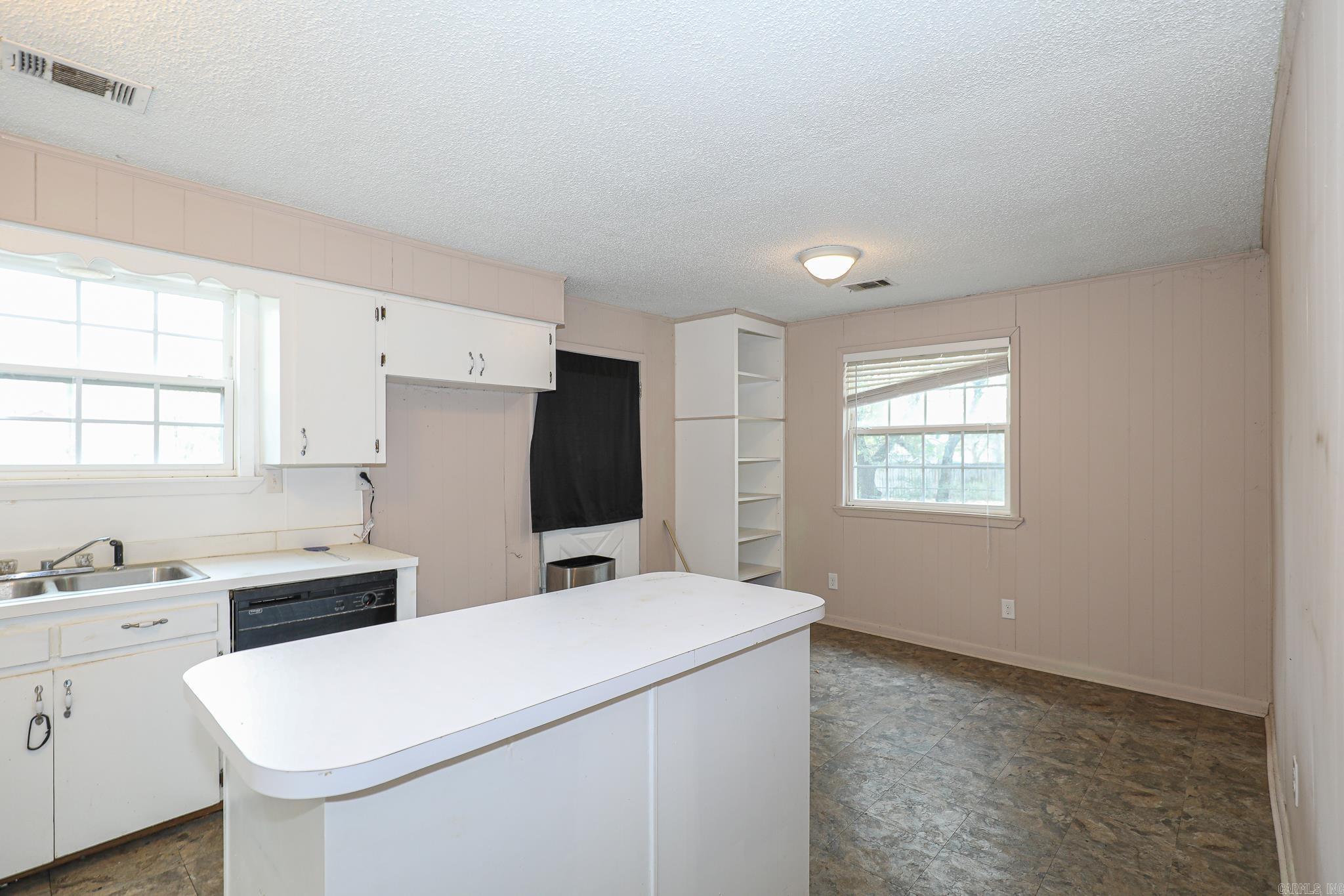 ORIGINAL TOWN-BRYANT - Residential