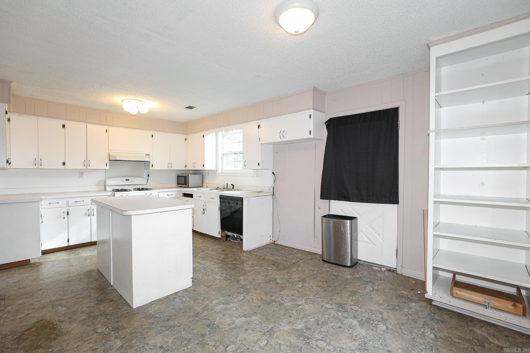 ORIGINAL TOWN-BRYANT - Residential