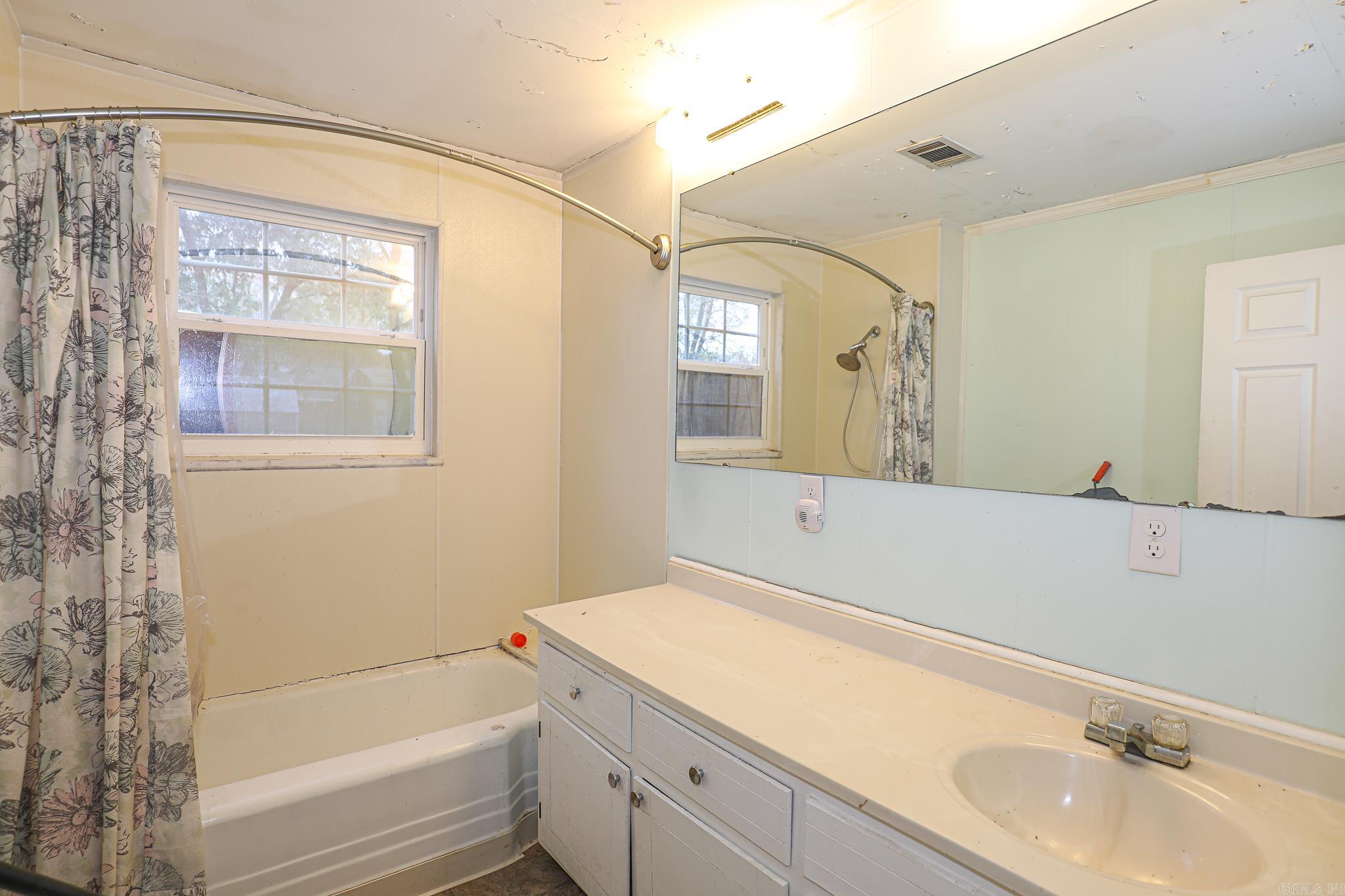 ORIGINAL TOWN-BRYANT - Residential