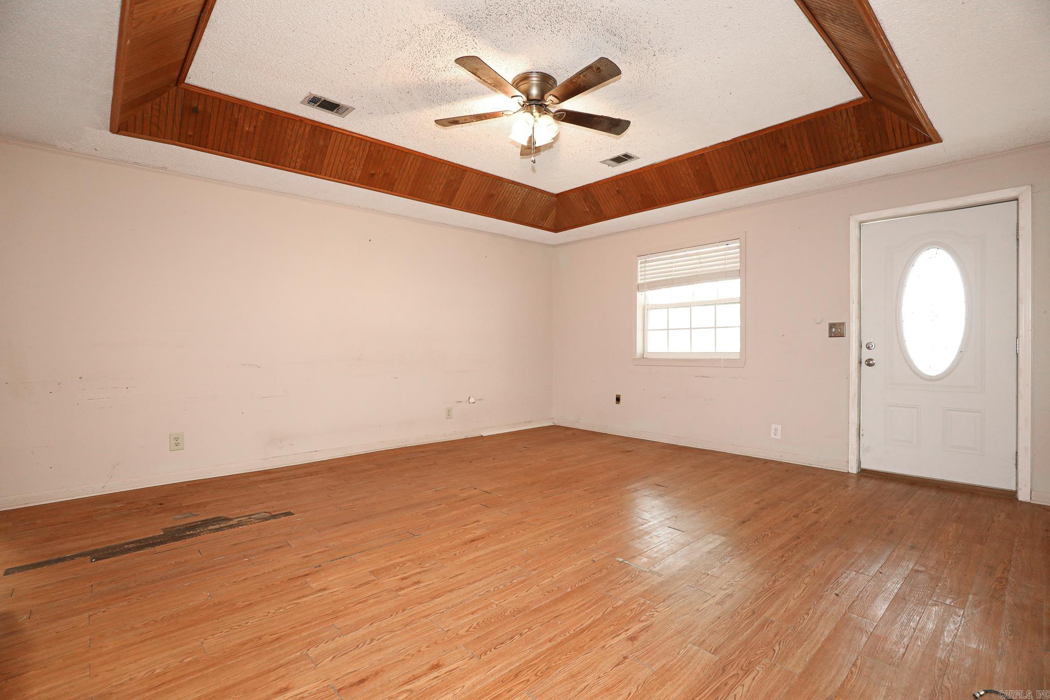 ORIGINAL TOWN-BRYANT - Residential