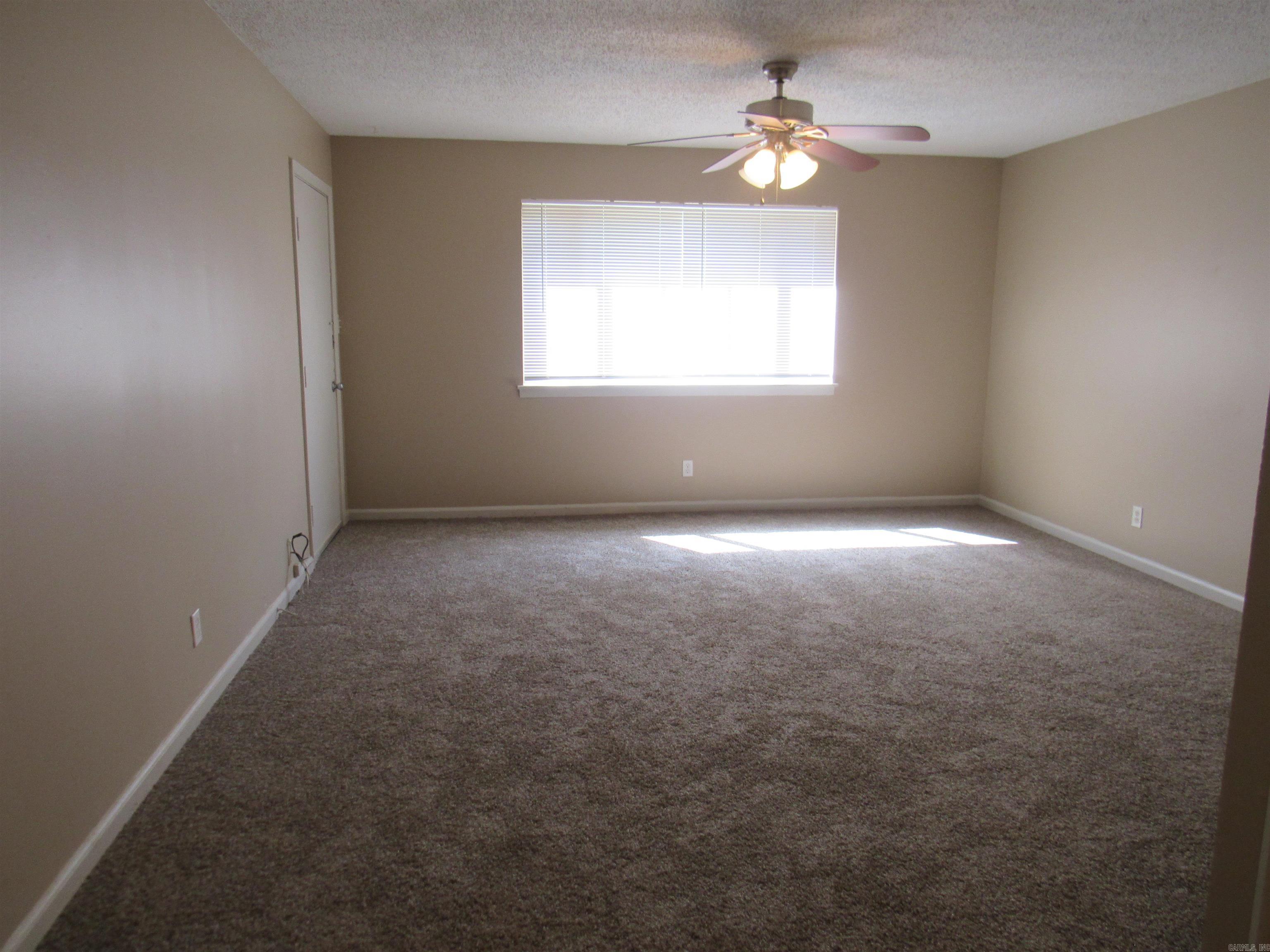BRIARFIELD - Residential