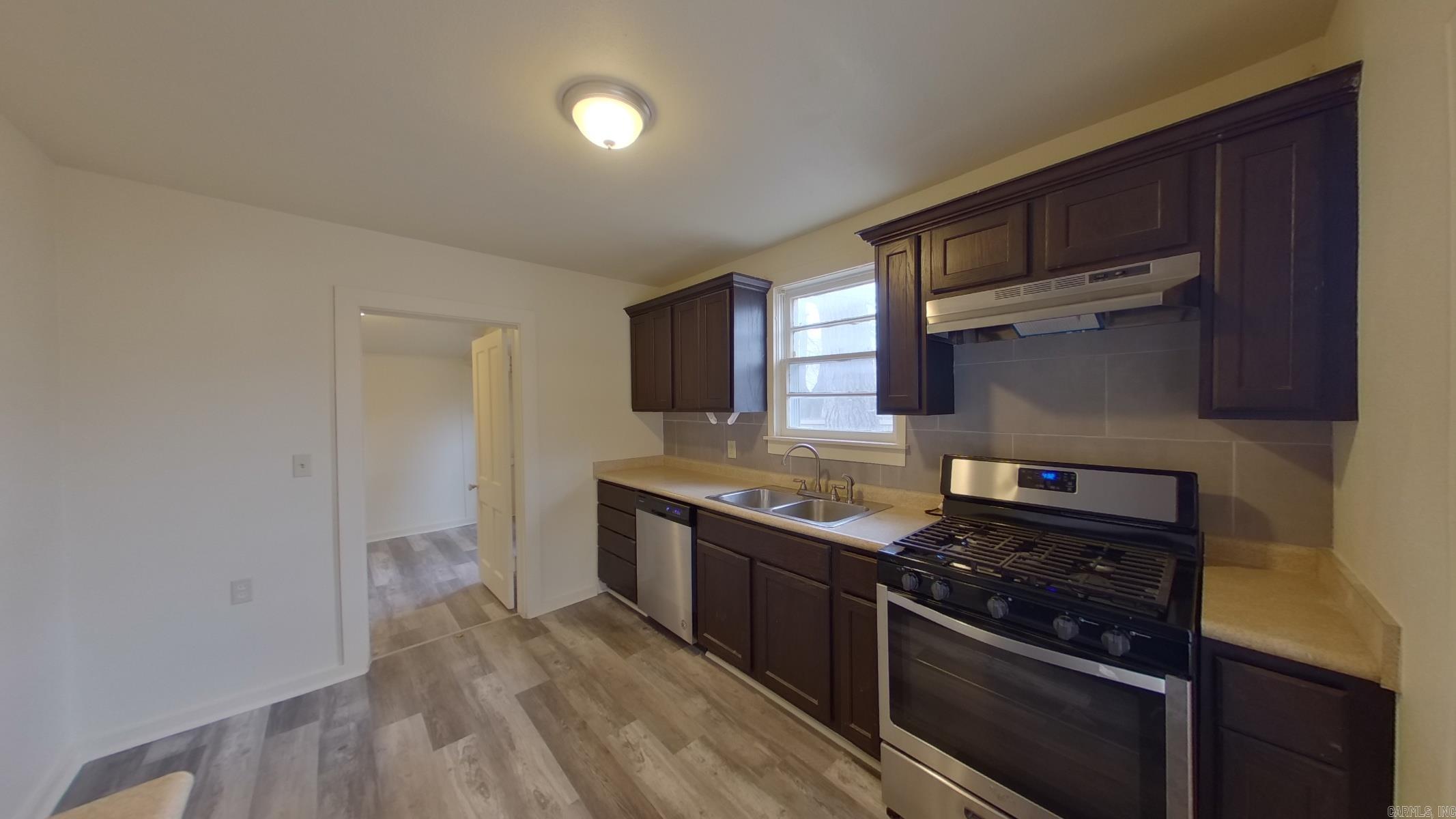 COUNTY AVE. COL. HGTS. - Residential