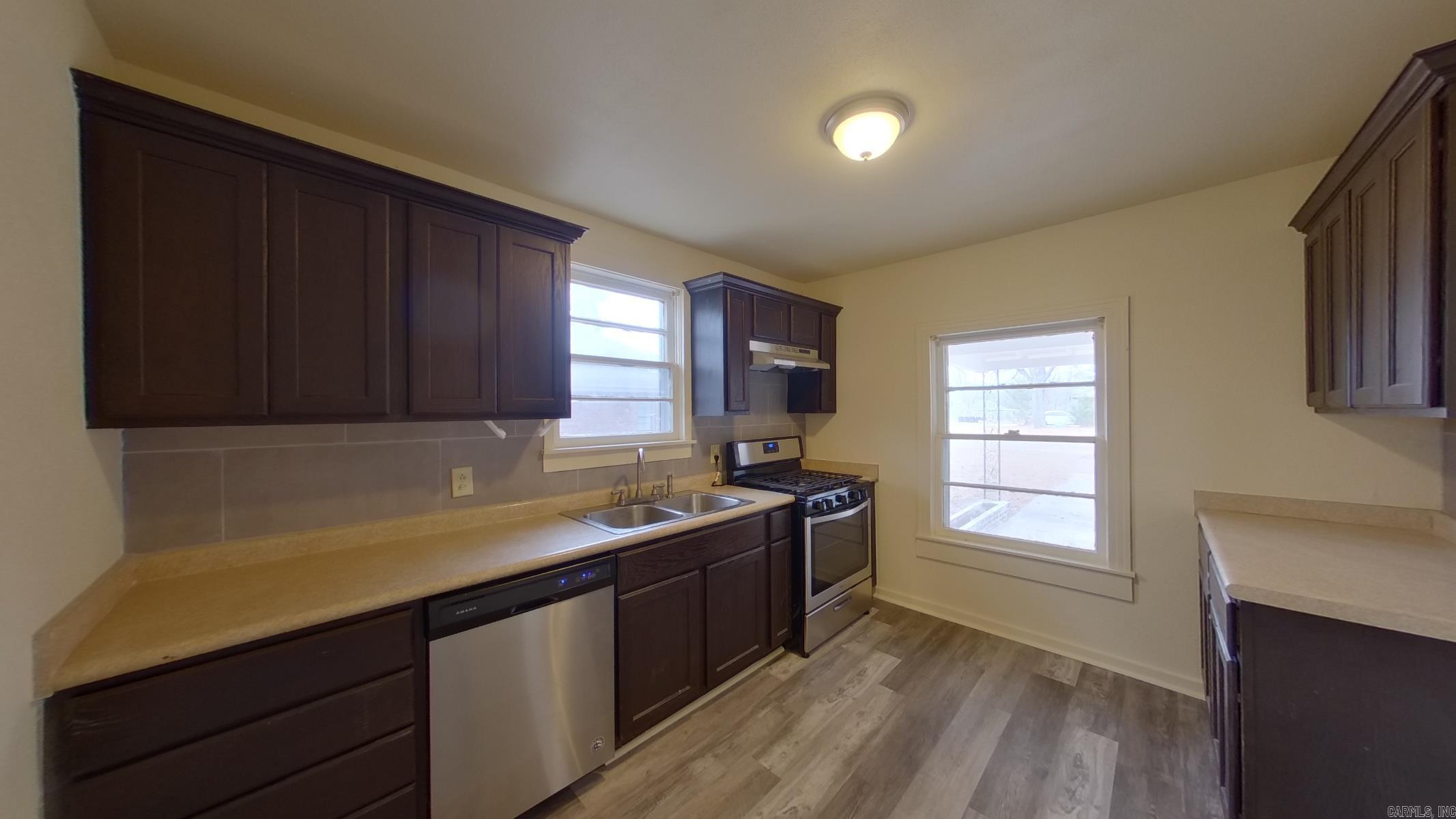 COUNTY AVE. COL. HGTS. - Residential