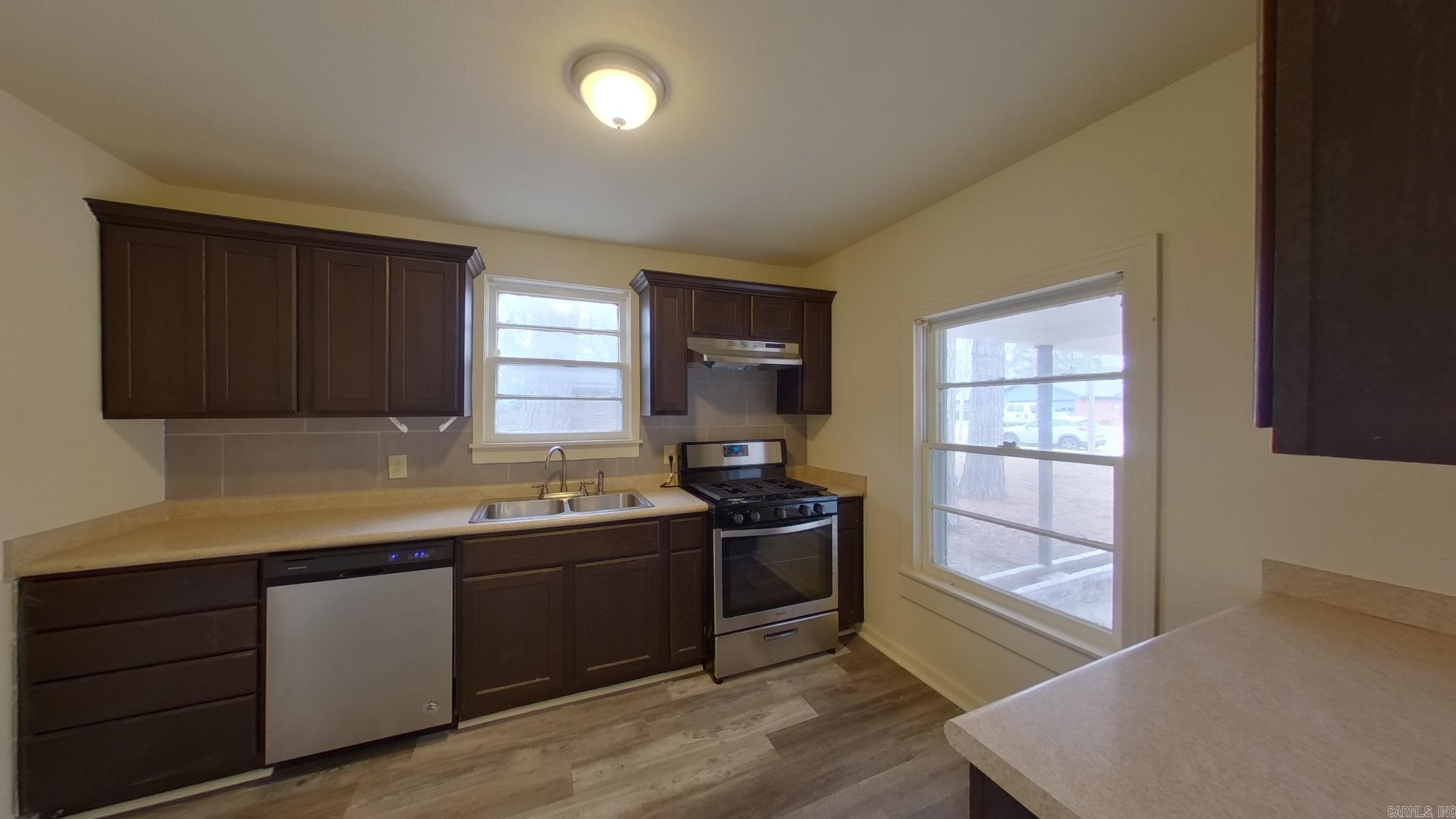 COUNTY AVE. COL. HGTS. - Residential