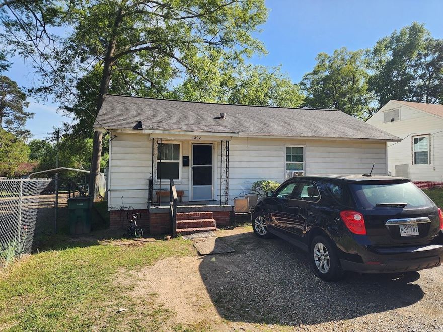 Investor special in central El Dorado! This 2-bedroom, 1-bath home includes a new roof and new windows, adding immediate value. Centrally located with strong rental or resale potential - great opportunity to add to your portfolio.