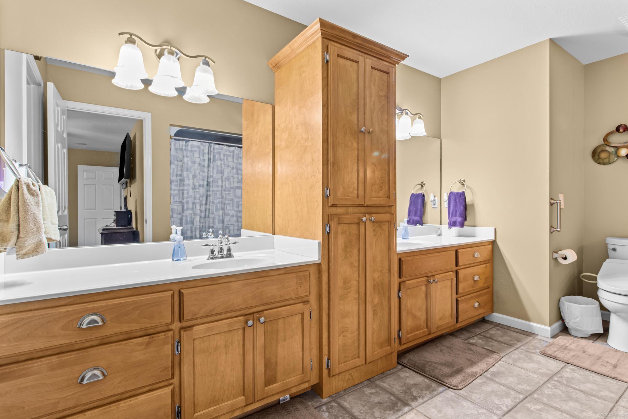 SAMUEL LEMMONS BLACK - Residential