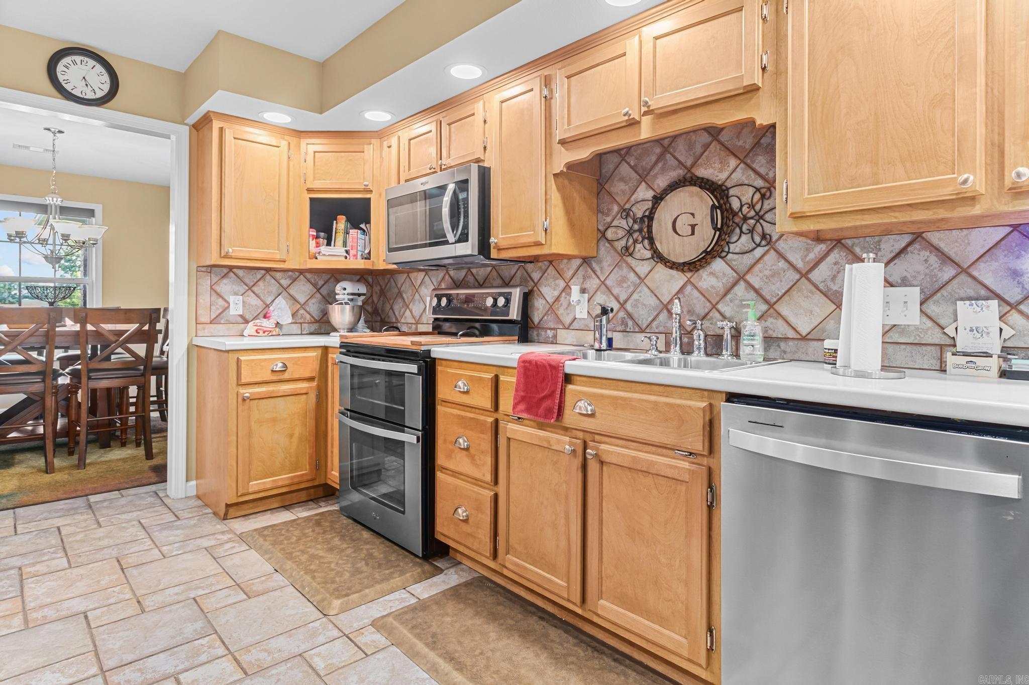 SAMUEL LEMMONS BLACK - Residential