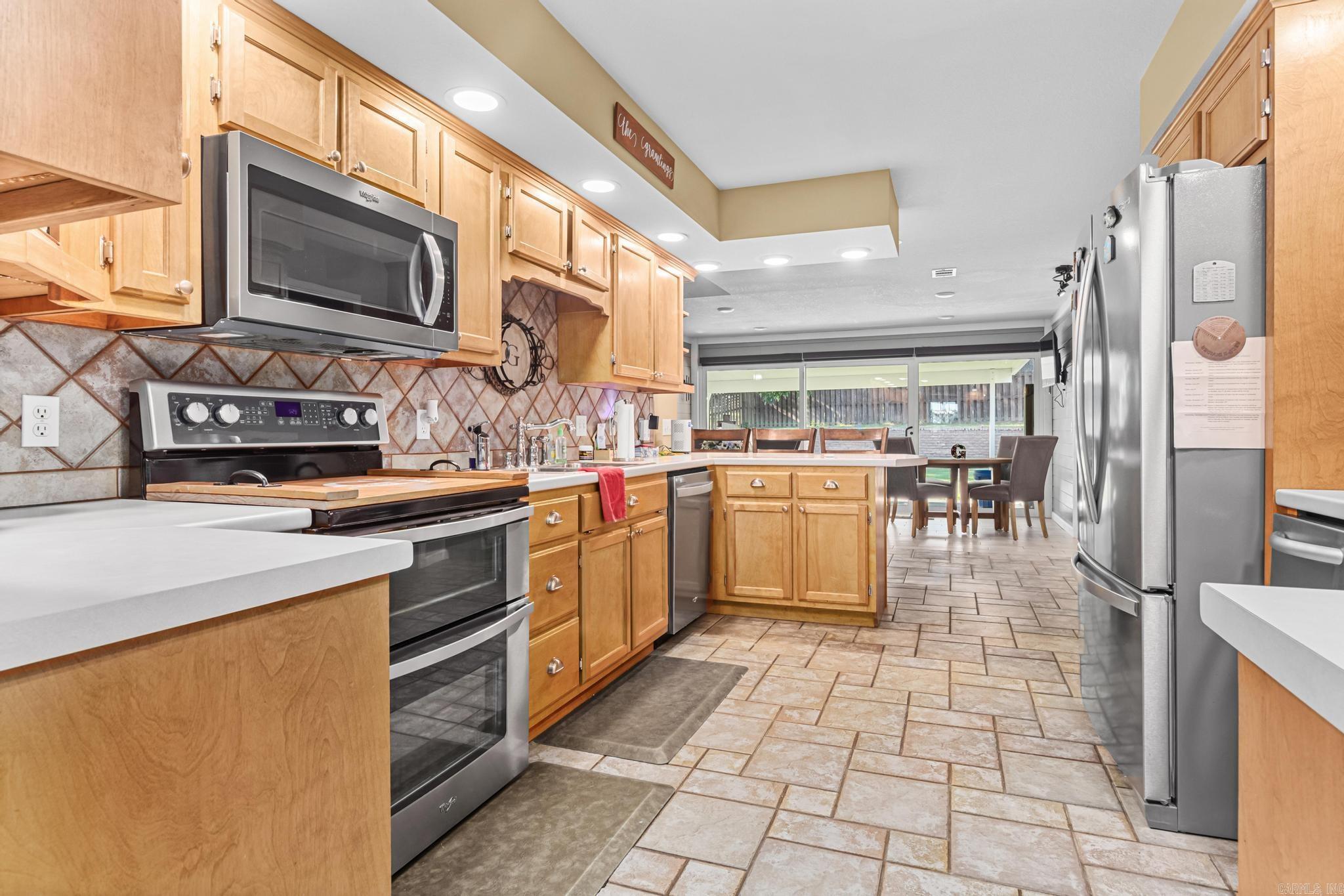 SAMUEL LEMMONS BLACK - Residential