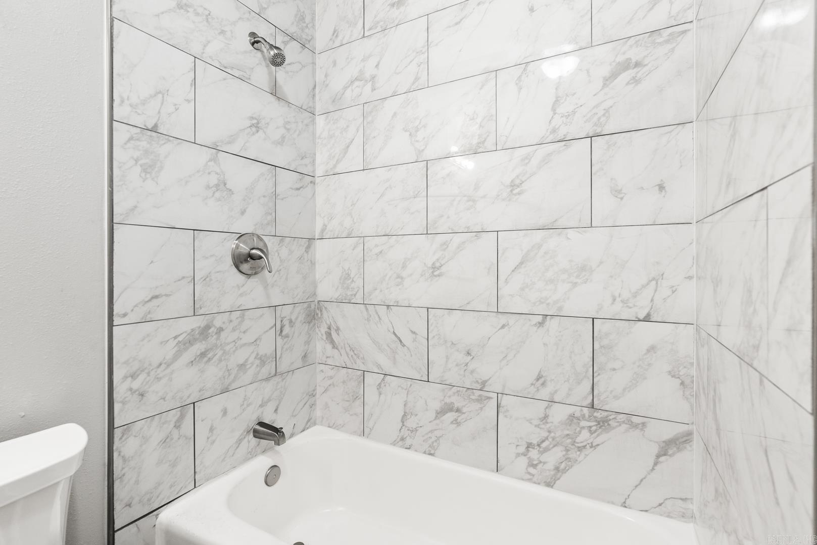 CIRCLE LAKE - Residential