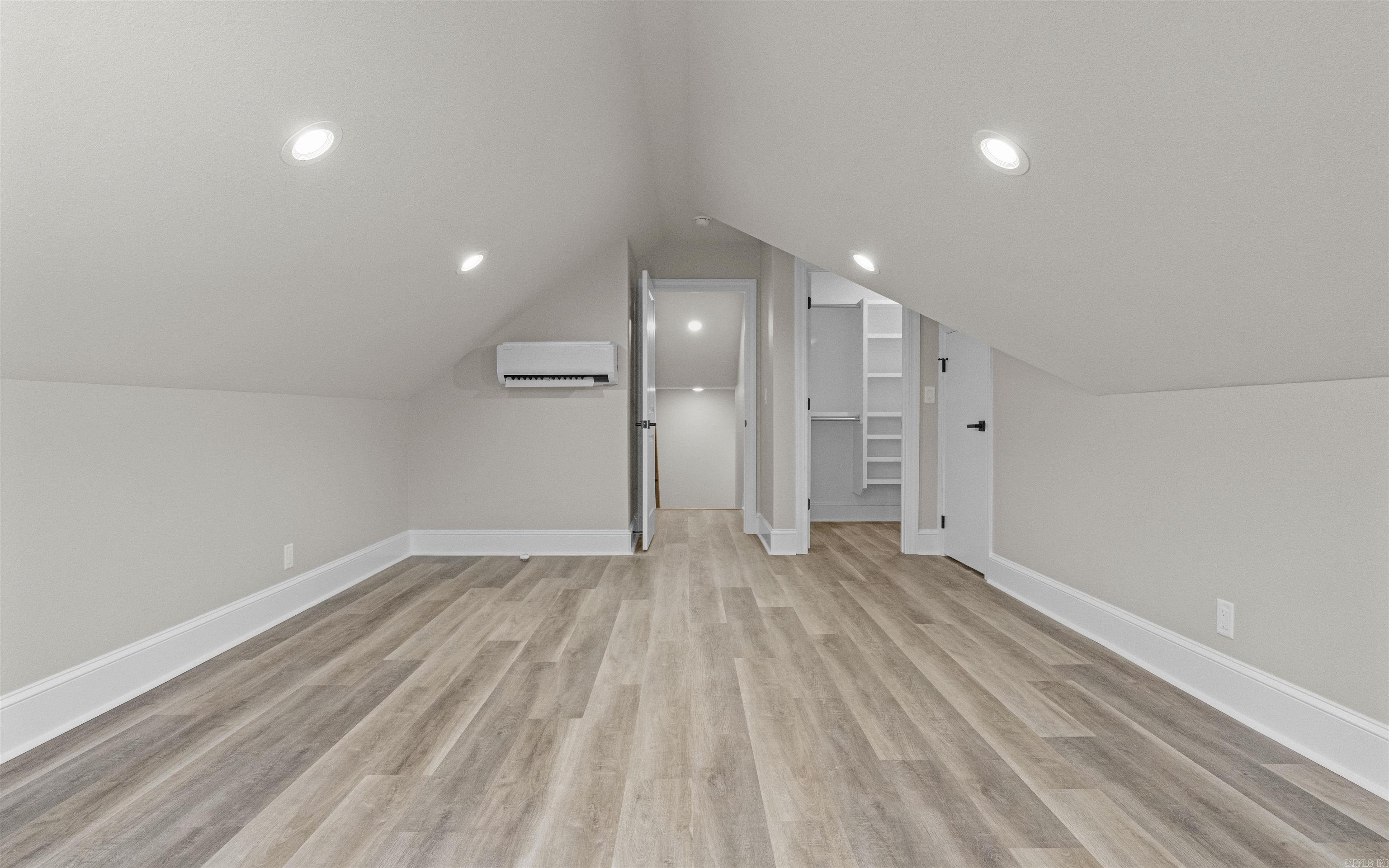 Isabella - Residential