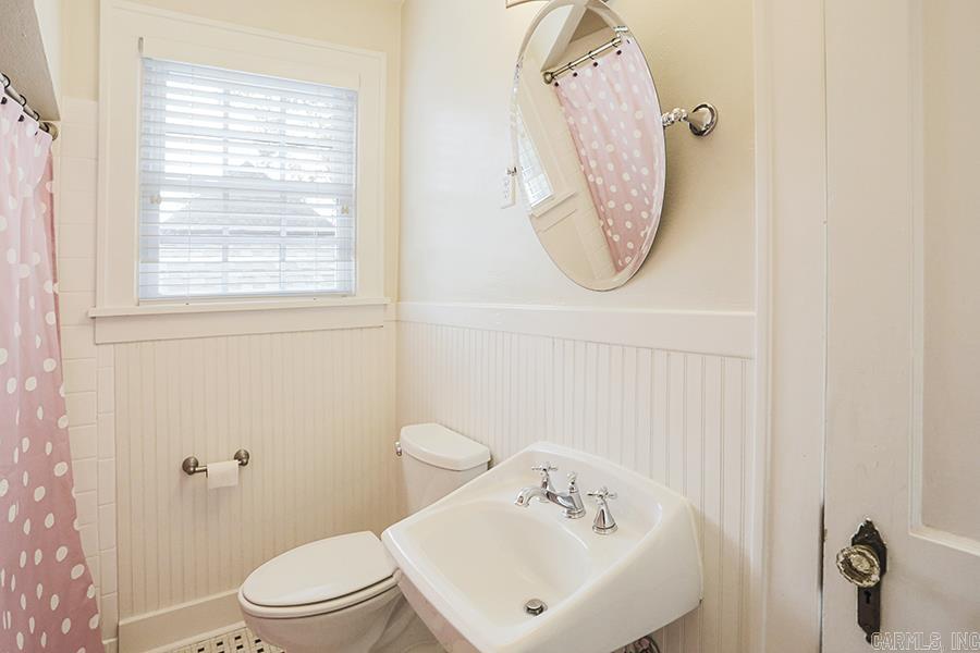 COUNTRY CLUB HGTS - Residential