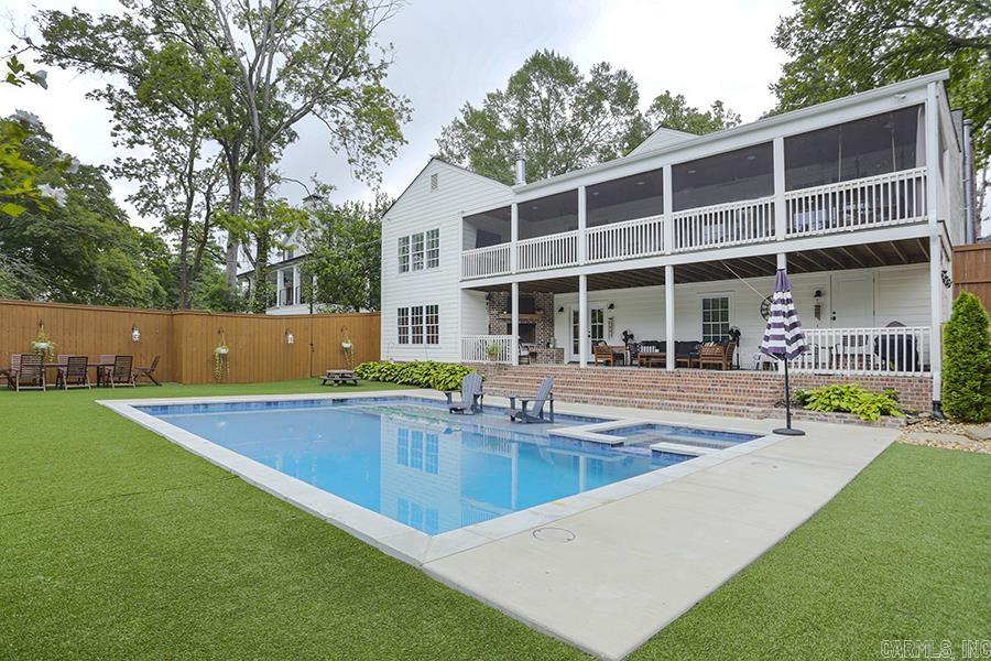 COUNTRY CLUB HGTS - Residential