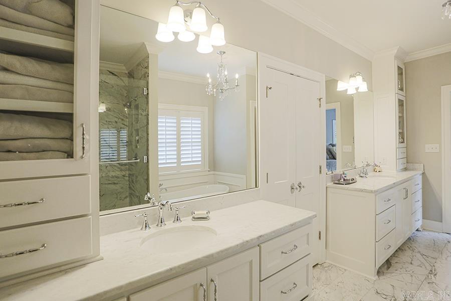 COUNTRY CLUB HGTS - Residential