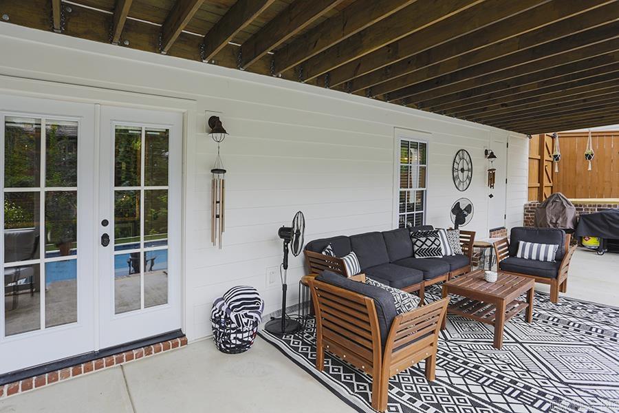 COUNTRY CLUB HGTS - Residential