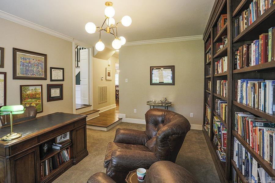 COUNTRY CLUB HGTS - Residential