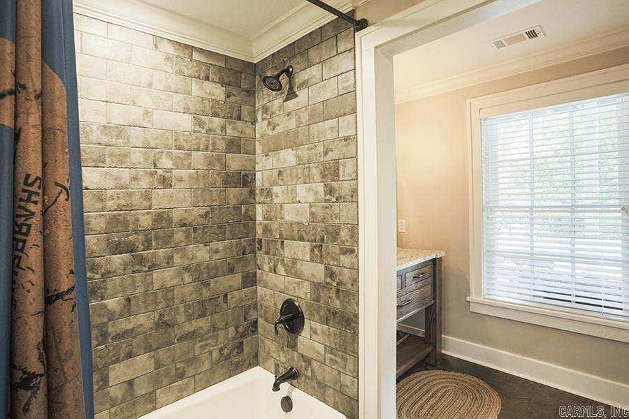 COUNTRY CLUB HGTS - Residential