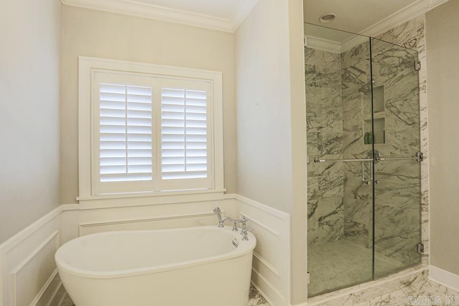 COUNTRY CLUB HGTS - Residential