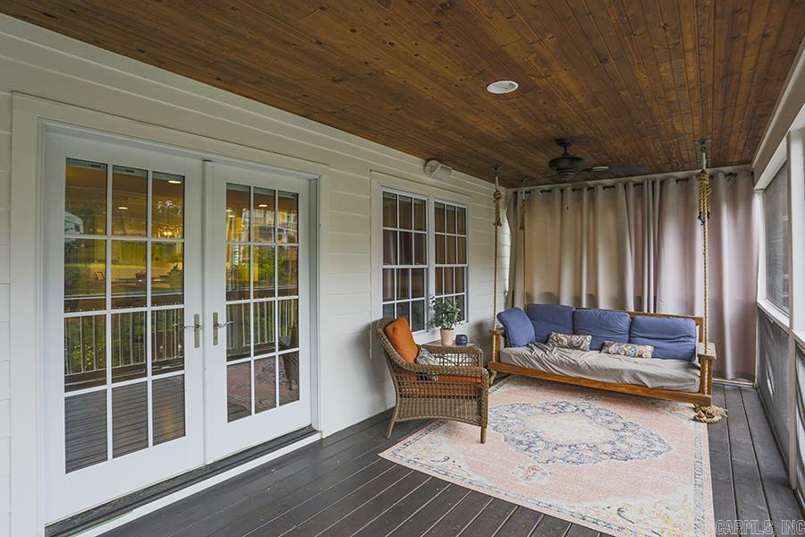 COUNTRY CLUB HGTS - Residential