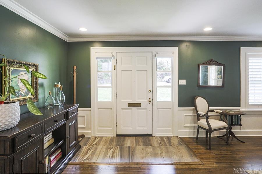 COUNTRY CLUB HGTS - Residential