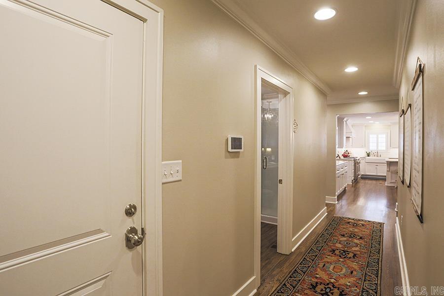 COUNTRY CLUB HGTS - Residential