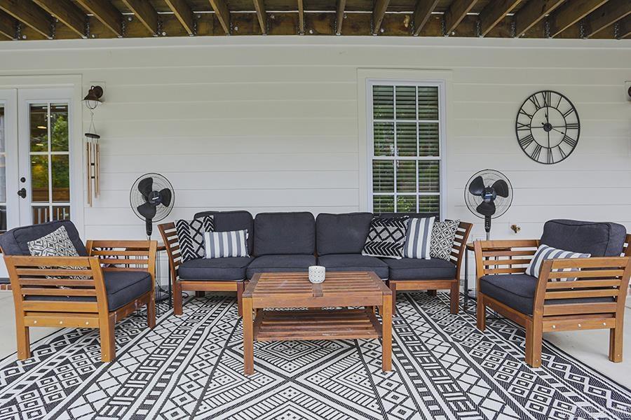 COUNTRY CLUB HGTS - Residential