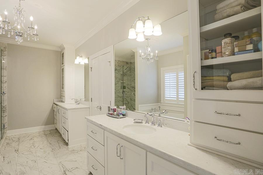 COUNTRY CLUB HGTS - Residential