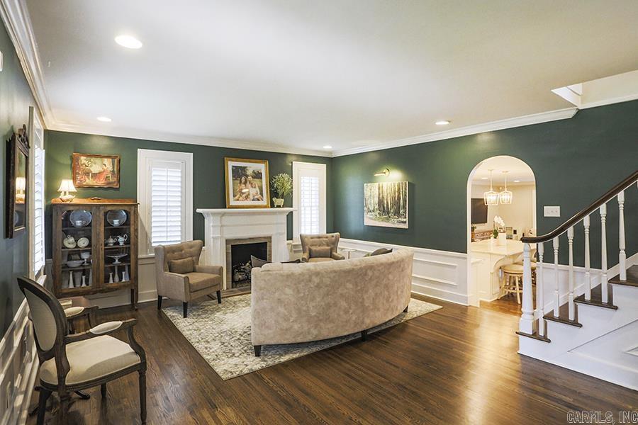 COUNTRY CLUB HGTS - Residential